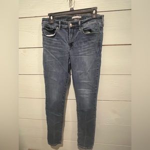 Levi’s 711 Skinny Jeans